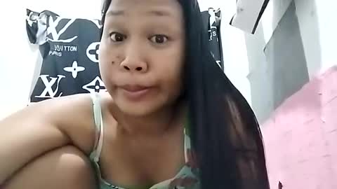 Snapshot of asiancreamy4u chatting on December 21, 4:25 pm asiancreamy4u online show from December 21, 4:25 pm