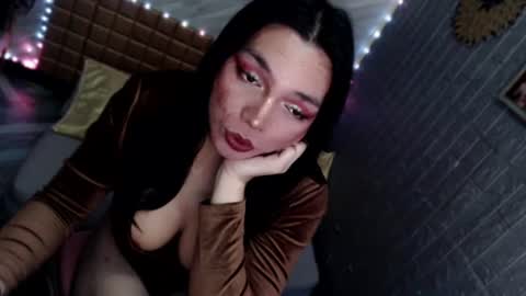 Snapshot of asiandollxxx4u chatting on June 19, 5:23 am BELLA NOTCH online show from June 19, 5:23 am