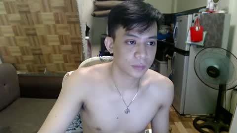 Snapshot of asiandreamboyx chatting on December 16, 11:33 am asiandreamboyx online show from December 16, 11:33 am