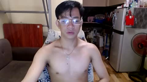 Snapshot of asiandreamboyx chatting on February 15, 12:33 pm asiandreamboyx online show from February 15, 12:33 pm