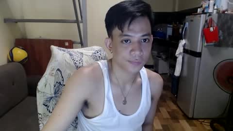 Snapshot of asiandreamboyx chatting on March 6, 8:19 am asiandreamboyx online show from March 6, 8:19 am