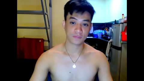 asiandreamboyx online show from May 3, 1:11 am