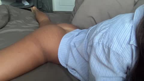 asiangirlandwhiteguy online show from September 20, 3:40 am