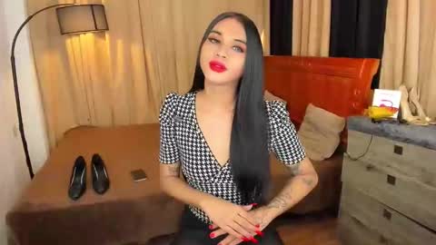 Snapshot of asianhugecockjulia1 chatting on December 9, 12:12 am JULIA online show from December 9, 12:12 am