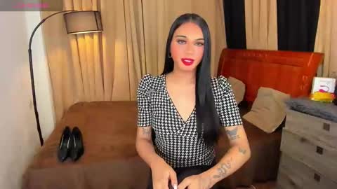 Snapshot of asianhugecockjulia1 chatting on December 27, 5:05 pm JULIA online show from December 27, 5:05 pm