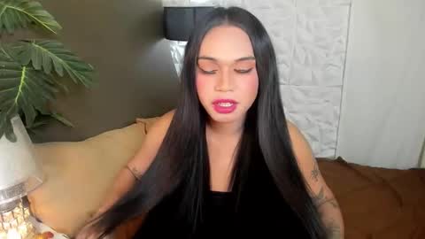 Snapshot of asianhugecockjulia1 chatting on December 16, 9:03 am JULIA online show from December 16, 9:03 am