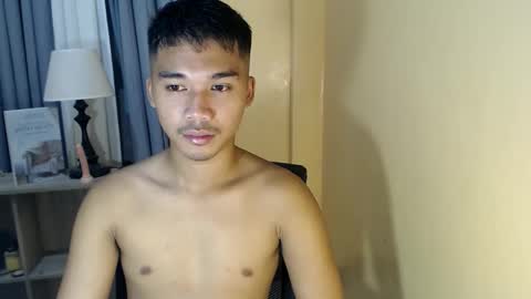 Snapshot of asianhunk_jamesx chatting on September 18, 10:28 am asianhunk_jamesx online show from September 18, 10:28 am