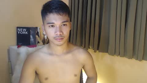 Snapshot of asianhunk_jamesx chatting on September 26, 9:57 am asianhunk_jamesx online show from September 26, 9:57 am