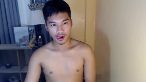 Snapshot of asianhunk_jamesx chatting on October 13, 2:55 am asianhunk_jamesx online show from October 13, 2:55 am