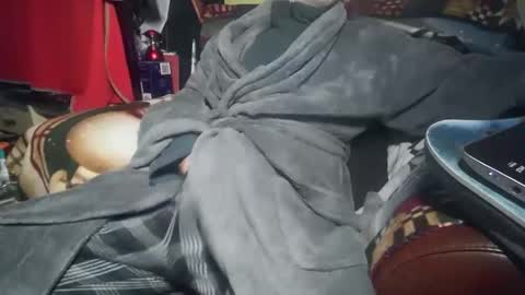 Snapshot of asianlooker chatting on December 20, 10:22 pm John online show from December 20, 10:22 pm