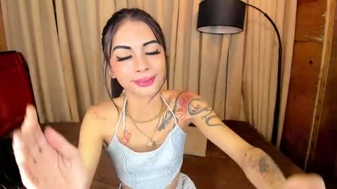 Snapshot of asianprettypetite chatting on February 6, 3:52 pm CHESKA online show from February 6, 3:52 pm