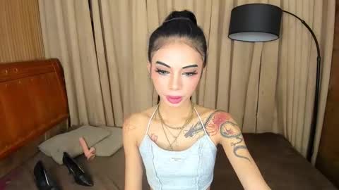Snapshot of asianprettypetite chatting on February 7, 2:37 pm CHESKA online show from February 7, 2:37 pm