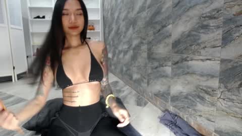 Snapshot of asianqueen93 chatting on December 1, 5:13 pm Jeje special online show from December 1, 5:13 pm