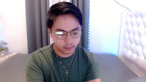 Snapshot of asianroy_x chatting on December 13, 4:27 pm Roy online show from December 13, 4:27 pm