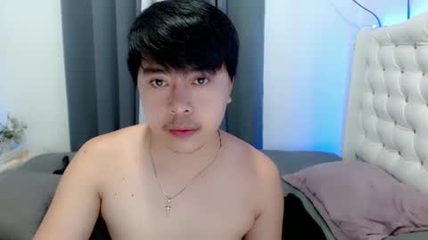 Snapshot of asianroy_x chatting on January 7, 7:28 pm Roy online show from January 7, 7:28 pm