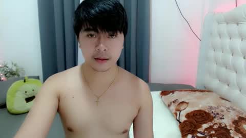 Snapshot of asianroy_x chatting on January 18, 3:38 pm Roy online show from January 18, 3:38 pm