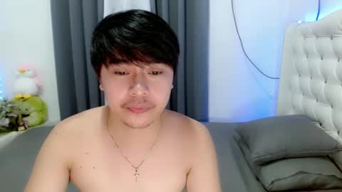 Snapshot of asianroy_x chatting on February 1, 2:56 pm Roy online show from February 1, 2:56 pm