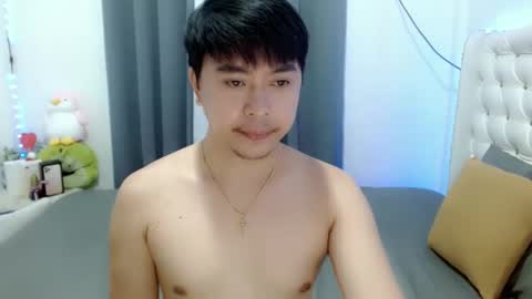 Snapshot of asianroy_x chatting on February 20, 4:46 pm Roy online show from February 20, 4:46 pm