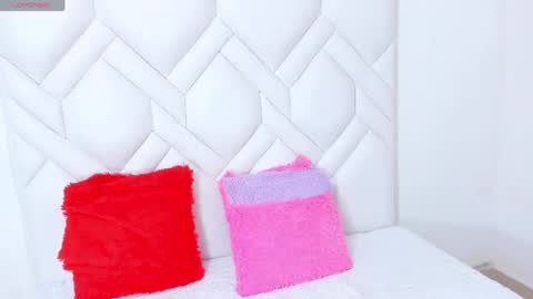 Snapshot of asianslut_ chatting on April 4, 3:38 am AsianSlut online show from April 4, 3:38 am