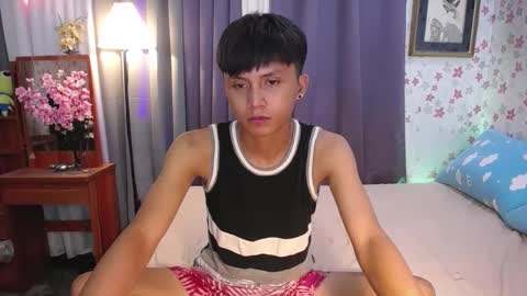 Snapshot of asiansmokeyxx chatting on January 16, 3:46 pm prince online show from January 16, 3:46 pm