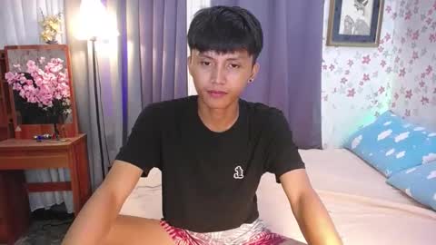 Snapshot of asiansmokeyxx chatting on January 22, 12:17 pm prince online show from January 22, 12:17 pm