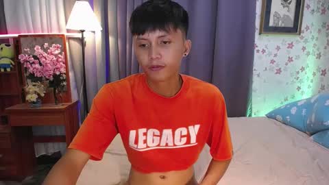 Snapshot of asiansmokeyxx chatting on February 6, 1:32 pm prince online show from February 6, 1:32 pm