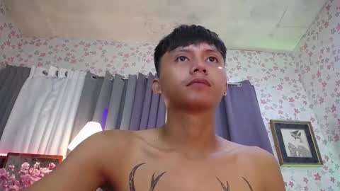 Snapshot of asiansmokeyxx chatting on February 6, 7:51 pm prince online show from February 6, 7:51 pm
