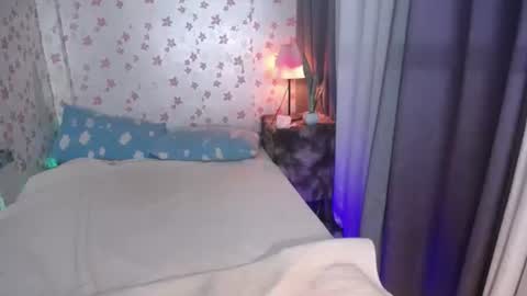 Snapshot of asiansmokeyxx chatting on December 15, 12:20 pm prince online show from December 15, 12:20 pm