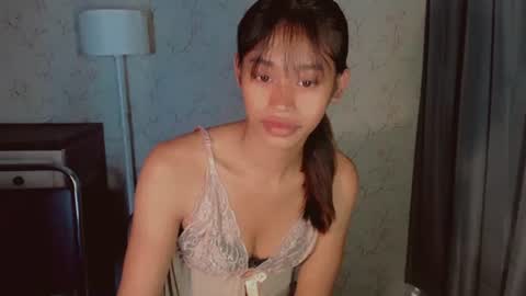 Snapshot of asiantreasures chatting on February 25, 5:55 pm kisses online show from February 25, 5:55 pm