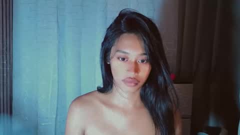 kisses online show from May 18, 2:12 pm