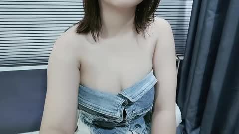 Snapshot of asiasweety chatting on October 1, 1:33 am SoHye online show from October 1, 1:33 am