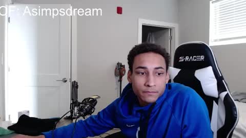 Snapshot of asimpsdream chatting on March 23, 8:13 pm asimpsdream online show from March 23, 8:13 pm