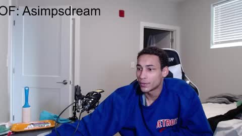 Snapshot of asimpsdream chatting on April 2, 1:09 pm asimpsdream online show from April 2, 1:09 pm