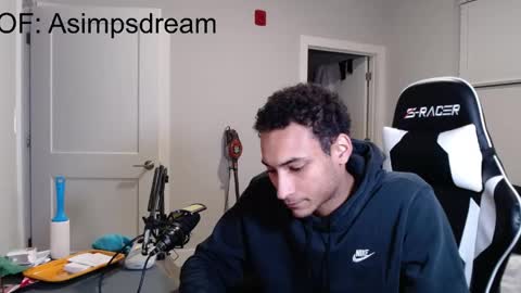 Snapshot of asimpsdream chatting on April 7, 2:56 am asimpsdream online show from April 7, 2:56 am