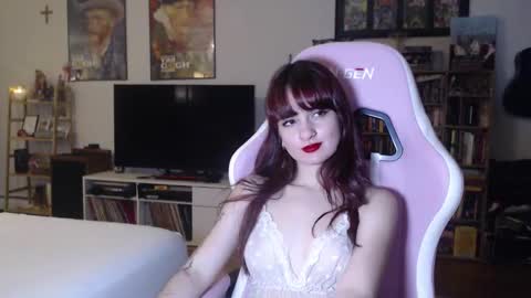 Snapshot of askalice1 chatting on January 11, 11:35 pm Alice online show from January 11, 11:35 pm