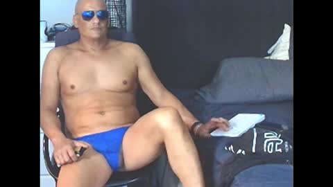 Snapshot of askil8802 chatting on February 27, 9:20 am askil8802 online show from February 27, 9:20 am