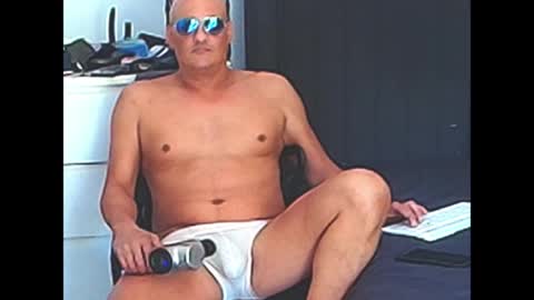 Snapshot of askil8802 chatting on March 19, 4:38 am askil8802 online show from March 19, 4:38 am