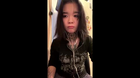 Snapshot of aslaourdi chatting on April 3, 12:58 pm aslaourdi online show from April 3, 12:58 pm