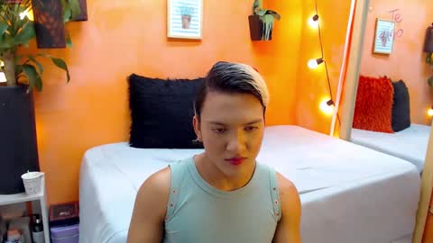 ASLY online show from December 5, 2:33 pm