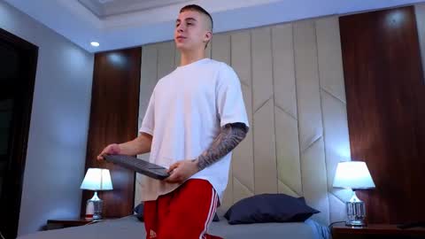 Snapshot of asmodeo_cox chatting on January 13, 10:13 pm Asmodeo  -   online show from January 13, 10:13 pm