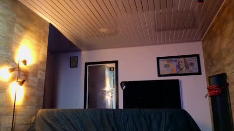 Snapshot of asmodeo_cox chatting on October 31, 8:37 am Asmodeo  -   online show from October 31, 8:37 am