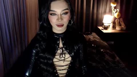 Margaux Miller online show from September 30, 4:45 pm