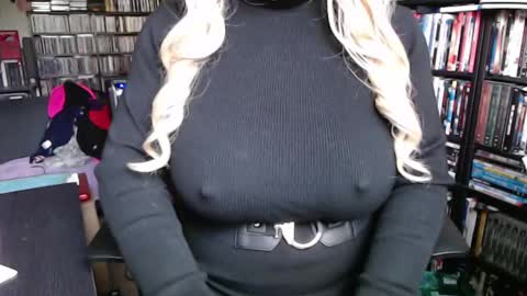 Aspen Vale online show from September 18, 10:01 pm