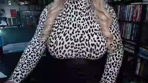 Aspen Vale online show from September 29, 8:57 pm