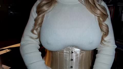 Aspen Vale online show from November 23, 5:18 am