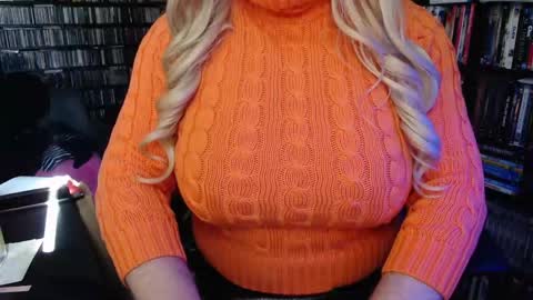 Snapshot of aspen_vale chatting on May 7, 8:58 pm Aspen Vale online show from May 7, 8:58 pm