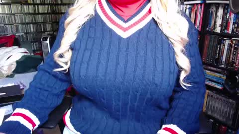 Snapshot of aspen_vale chatting on June 1, 4:52 pm Aspen Vale online show from June 1, 4:52 pm