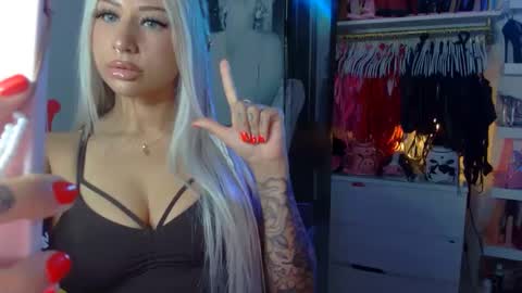 iwantaspen online show from September 23, 10:02 pm