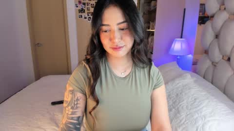 Snapshot of asshley__ chatting on February 23, 9:37 pm Ashley online show from February 23, 9:37 pm