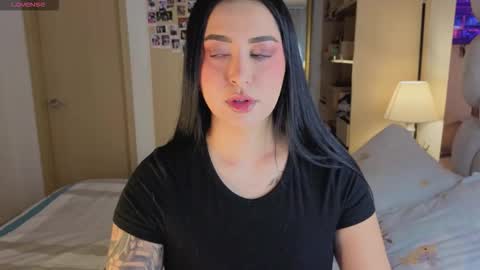 Ashley online show from March 1, 8:55 pm